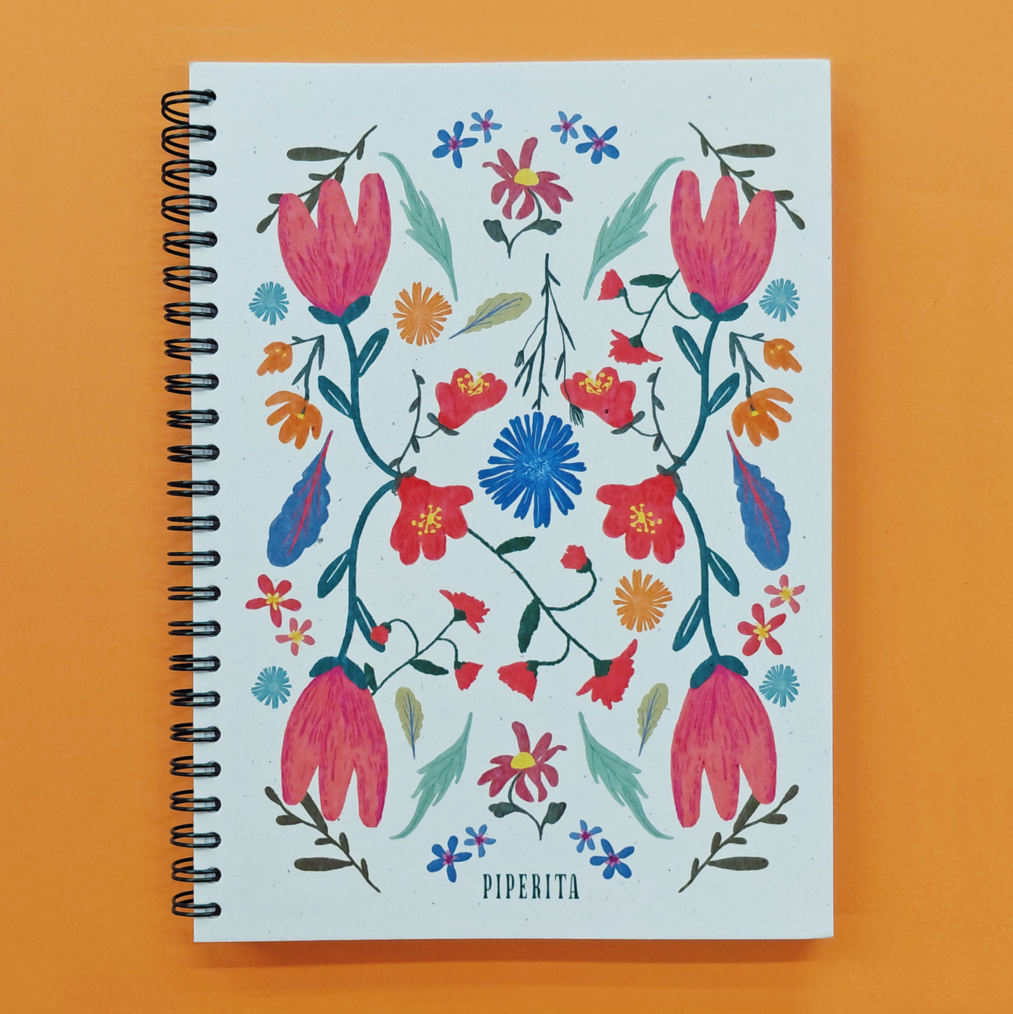 Notebook A5 con spirale Rosemary Fiori Piperita Paper design a tema fiori e primavera con copertina riciclata e pagine bianche e quadretti. Adatto per scrivere, disegnare, progettare e bullet journal.