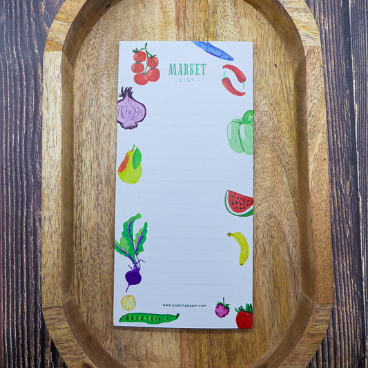 Market List di Piperita Paper, blocco da 50 pagine con magnete sul retro, ideale per organizzare la vostra spesa con stile, tra fiori, frutta e verdura.