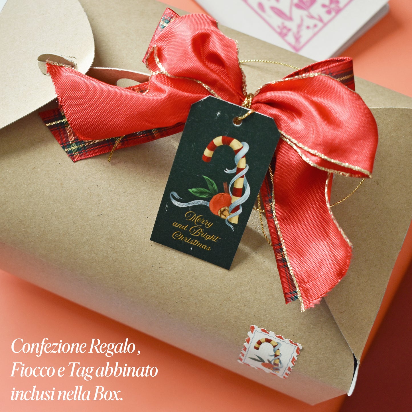 Box regalo di cancelleria curata nei dettagli: quaderni, notes e cartoline natale. Perfetta per chi ama scrivere, progettare, creare. Confezione regalo inclusa.