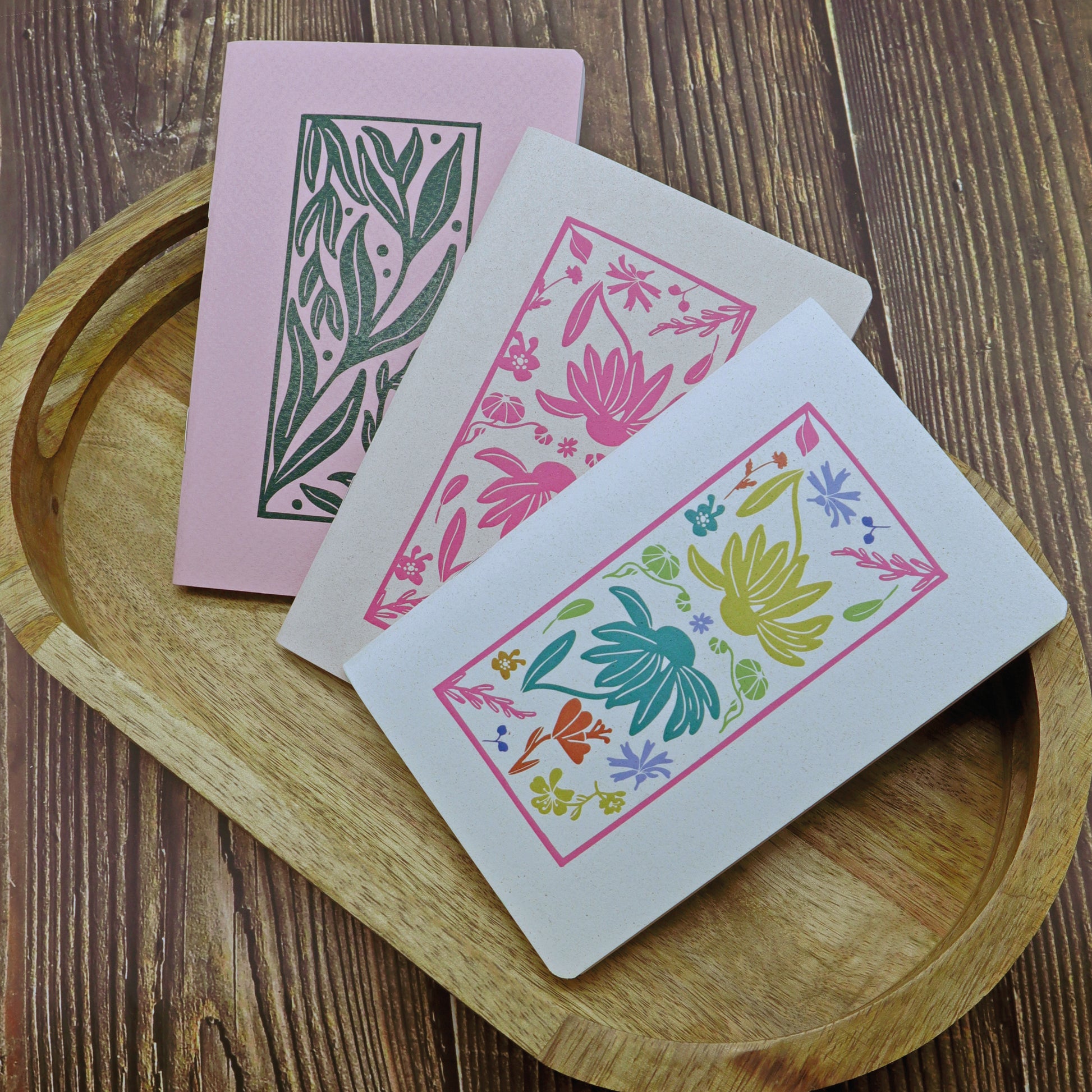 Mini Notebook Mattonella di Piperita Paper: taccuino tascabile, 40 pagine bianche con copertina colorata confezione punto metallico, ideale per appunti veloci.