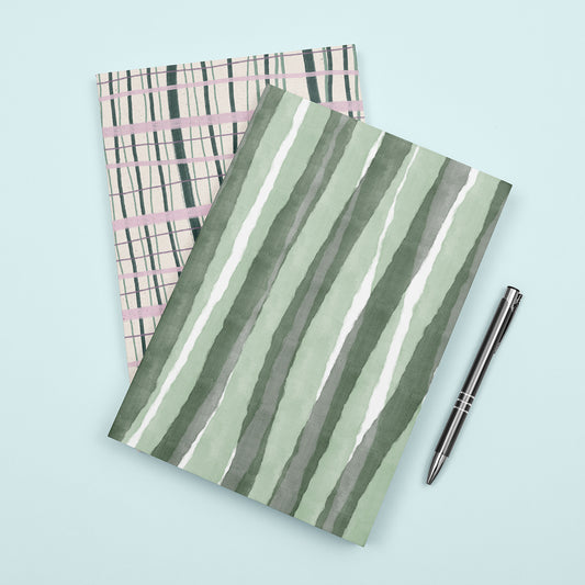 Quaderno per journaling A5 con 40 pagine bianche da 100 gr e copertina in carta riciclata 350 gr. Ideale per scrivere pensieri, riflessioni quotidiane e creatività .