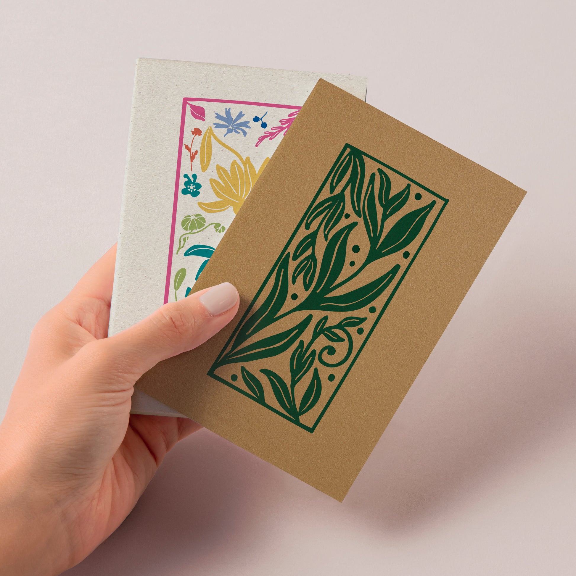 Mini Notebook Mattonella di Piperita Paper: taccuino tascabile, 40 pagine bianche con copertina colorata confezione punto metallico, ideale per appunti veloci.