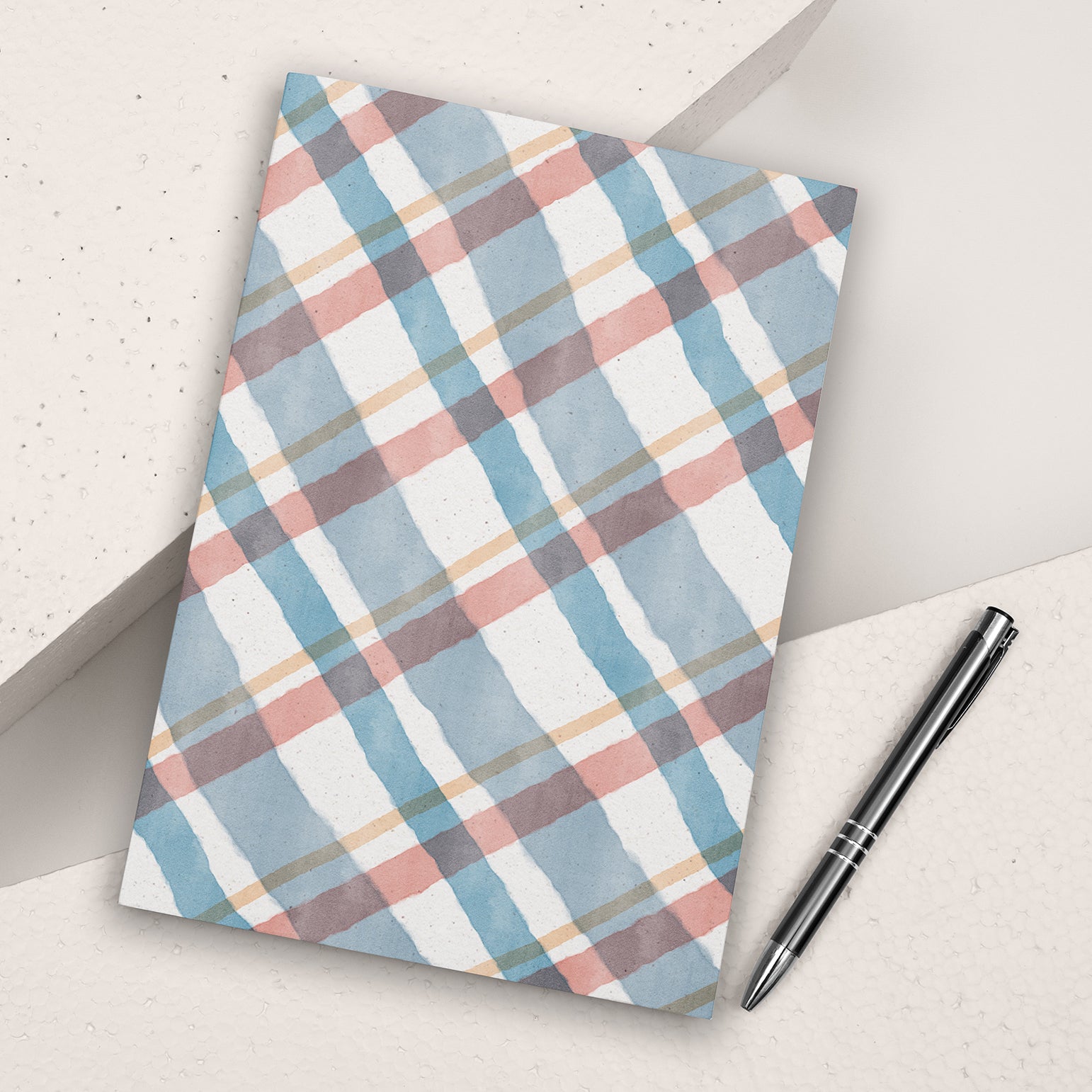 Quaderno per journaling A5 con 40 pagine bianche da 100 gr e copertina in carta riciclata 350 gr. Ideale per scrivere pensieri, riflessioni quotidiane e creatività .