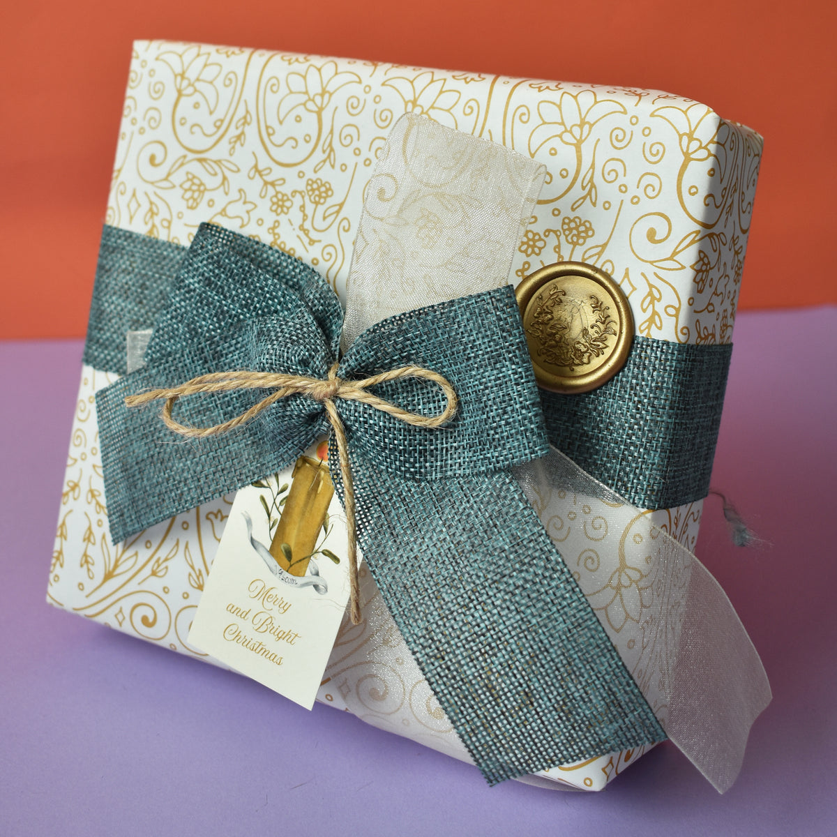 Carta Regalo di Piperita Paper: set da 3 fogli con grafiche natalizie, stampa a colori su carta ruvida, ideale per confezionare i vostri regali.